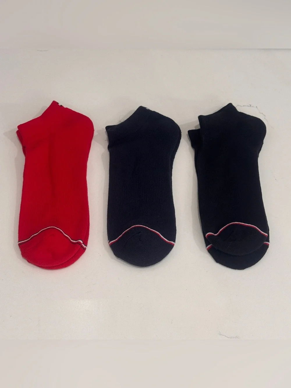 Tommy Hilfiger Men's 3-Pack No Show Socks NWOT Red Navy Black